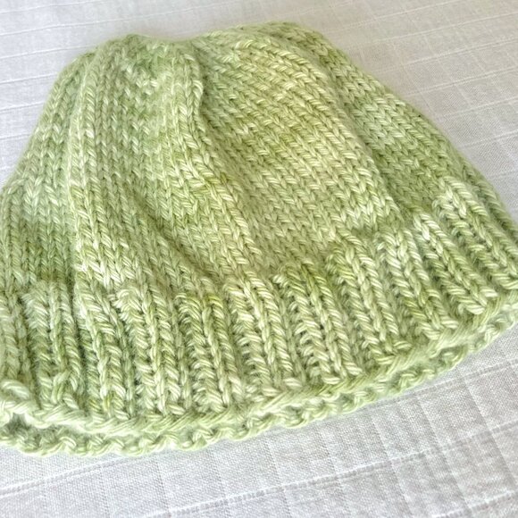 Handmade 🇨🇦 NWOT Hand Knit Alpaca Cable Toque - Picture 4 of 4
